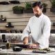 El chef Carlo Cracco mostrando las cualidades de la Cocina Mia