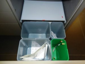 cocina foodshelf exposicion cubos reciclaje